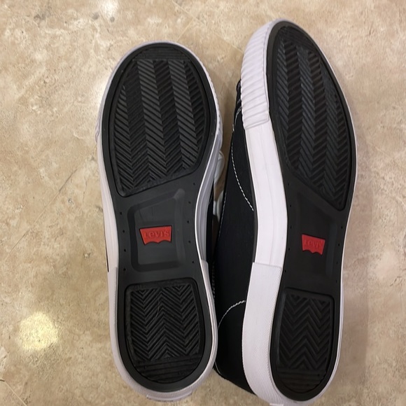 NEW Black and White Levi's Men's Sneakers in size 13 - Picture 5 of 6